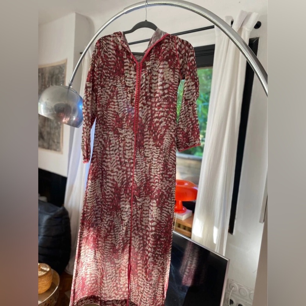 Women's Long-Sleeve Red Patterned Zip-Front Dress